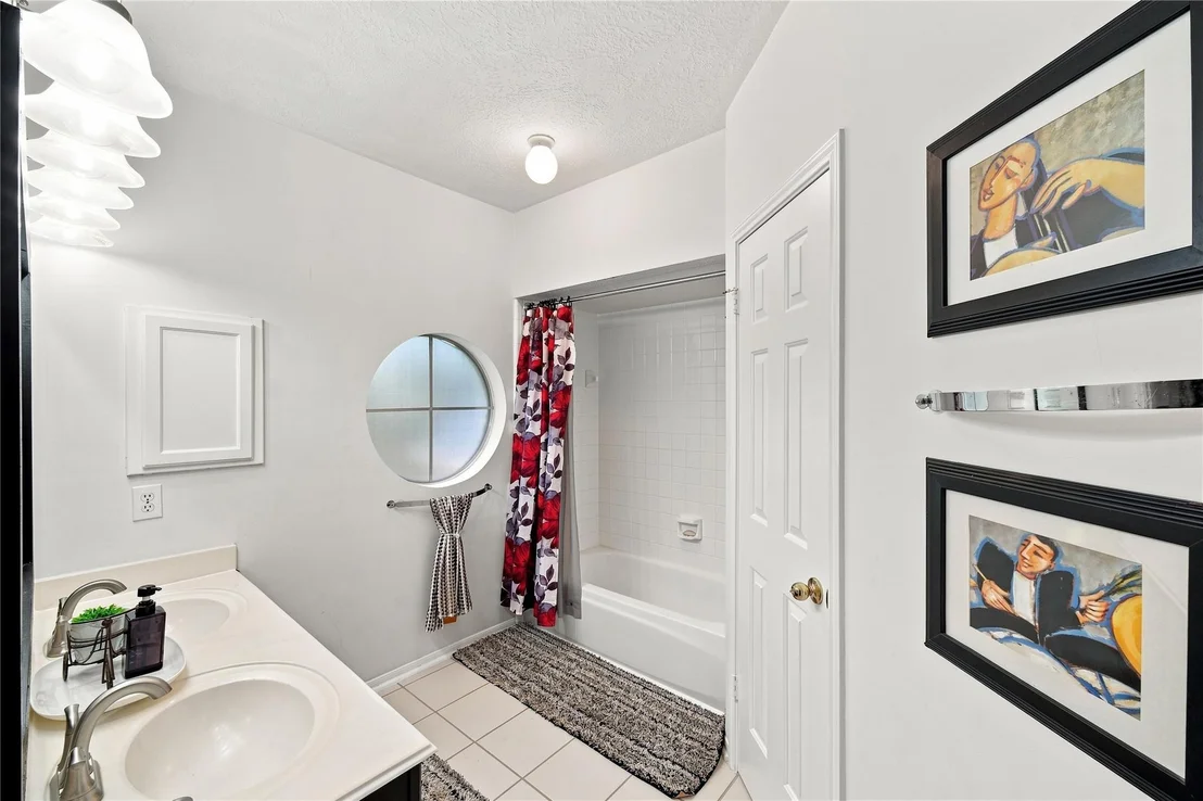 Photo of 10827 Oak Acres Drive