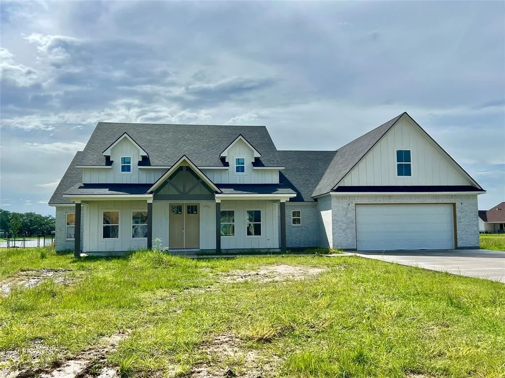 Photo of 839 Oak Ridge Drive
