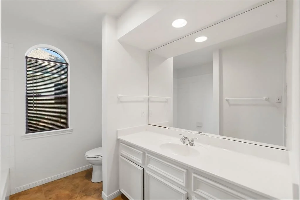Photo of 5341 Lakeshore Drive