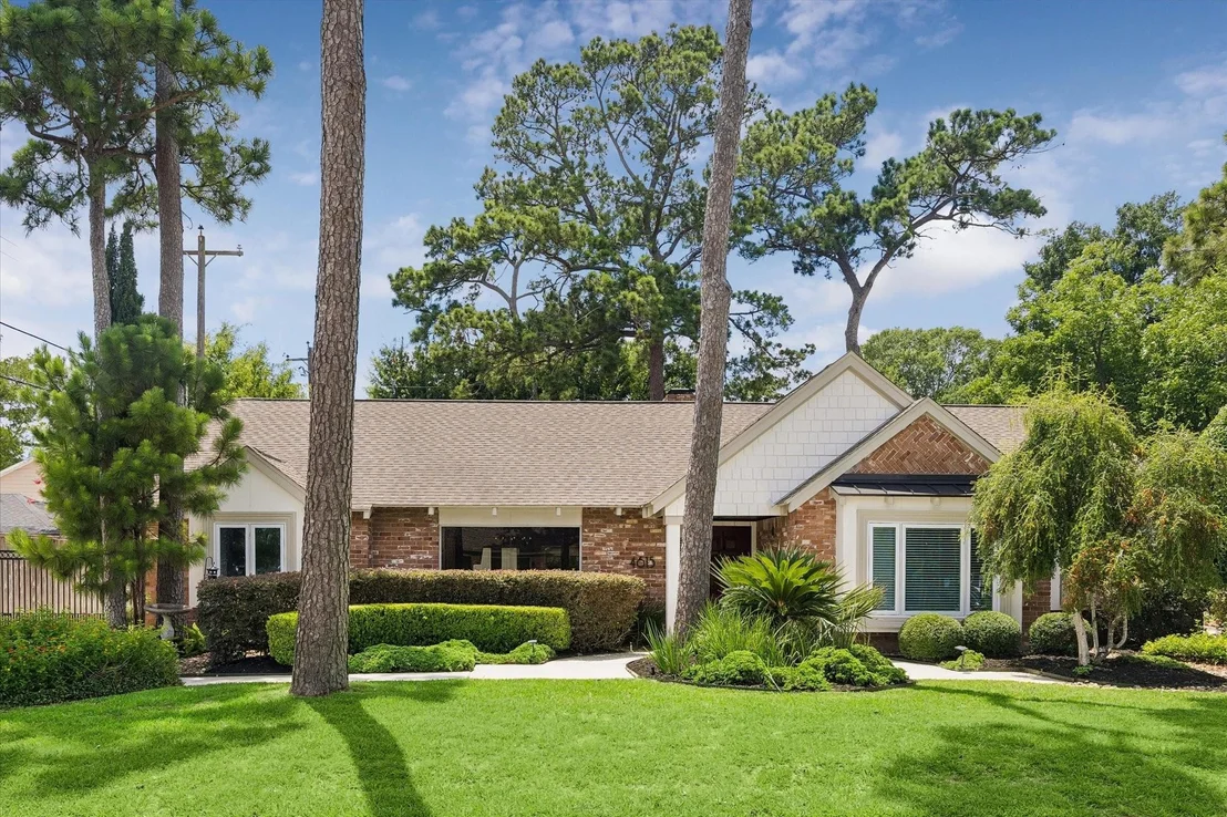 Photo of 4615 Golf Drive