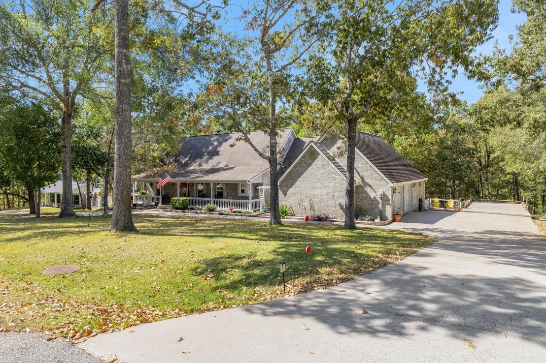 Photo of 80 Lake Grove Drive