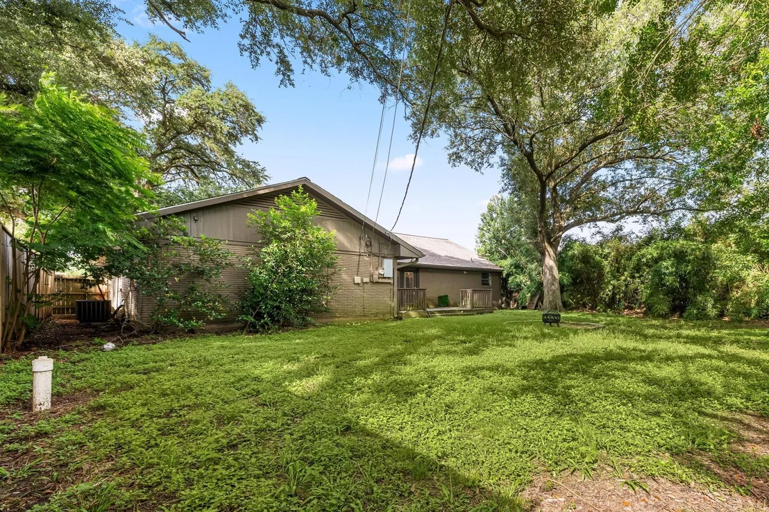 Photo of 5018 Willowbend Boulevard