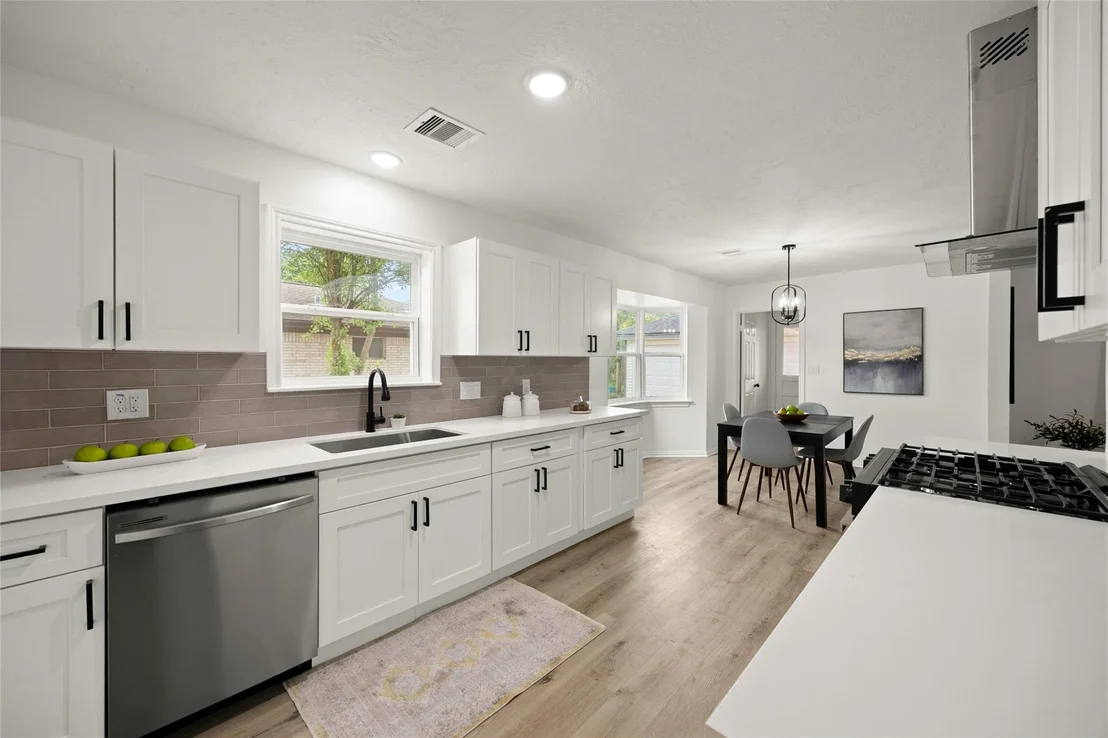 Photo of 518 Whitecap Drive