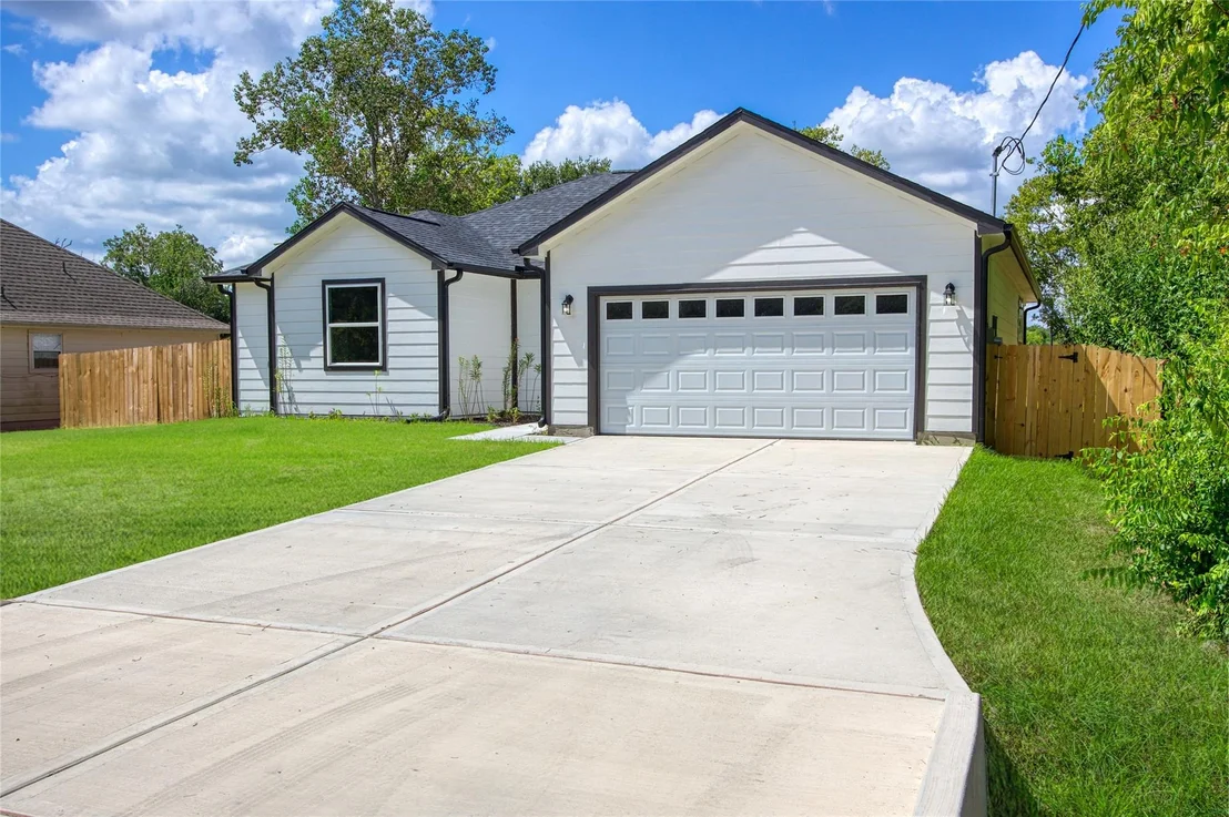 Photo of 13012 Green Valley Drive