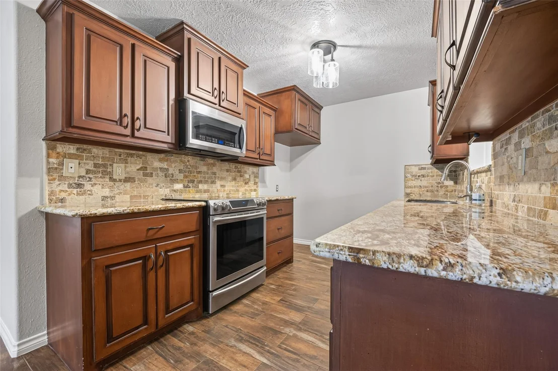 Photo of 1007 W Cedar River Road