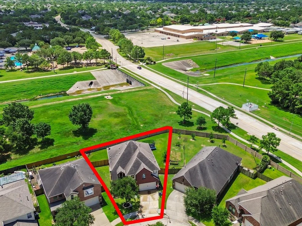Photo of 25959 Ravenside Drive