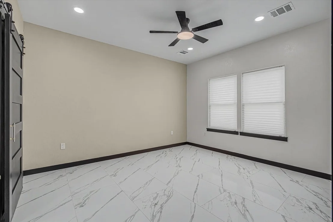 Photo of 5915 Rietta Street