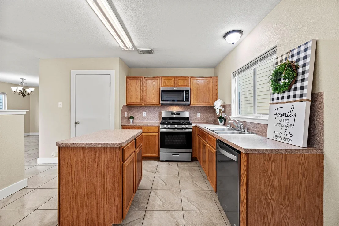 Photo of 5715 Silver Oak Drive