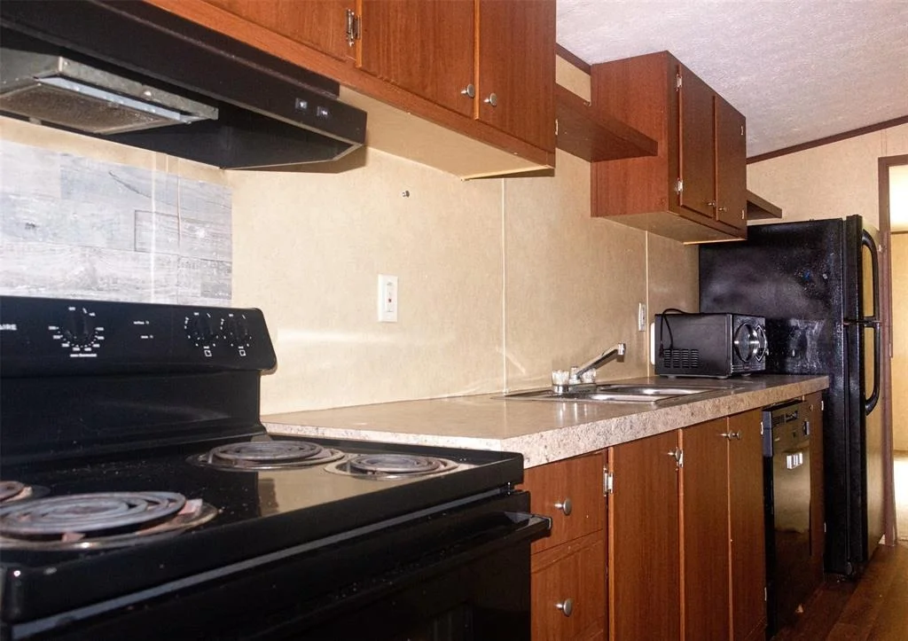 Photo of 8916 Lakeside Drive