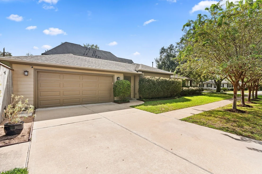 Photo of 1858 Chantilly Lane
