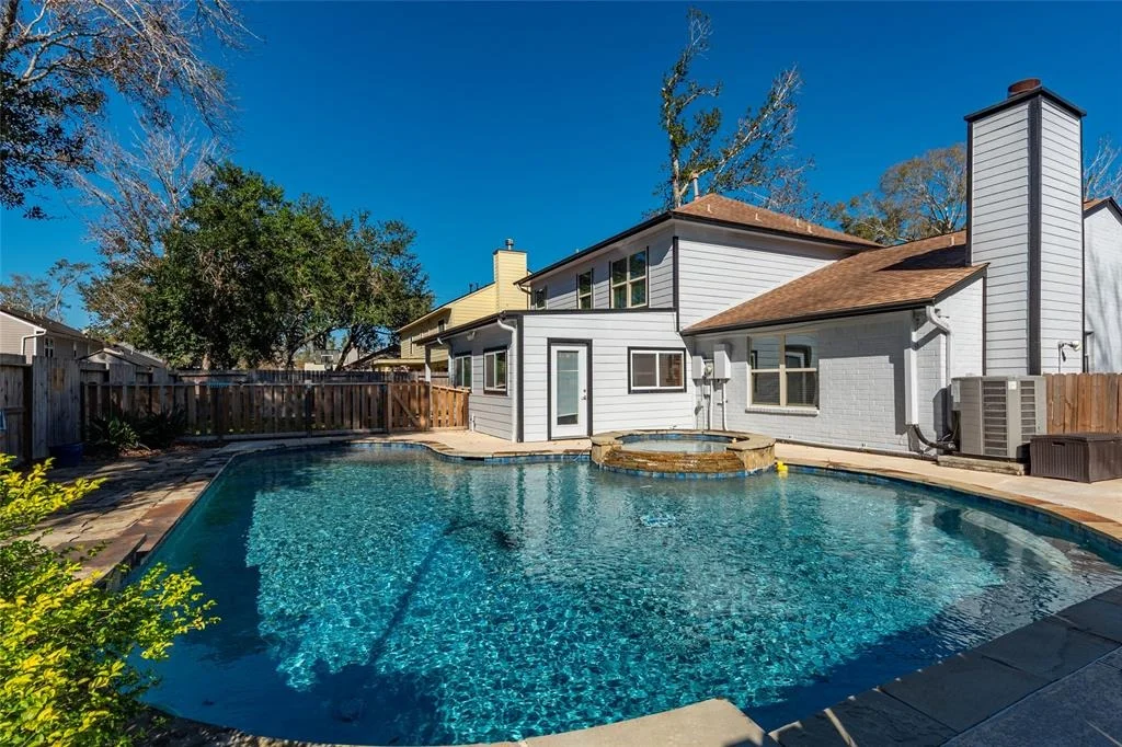 Photo of 2302 Parkview Drive