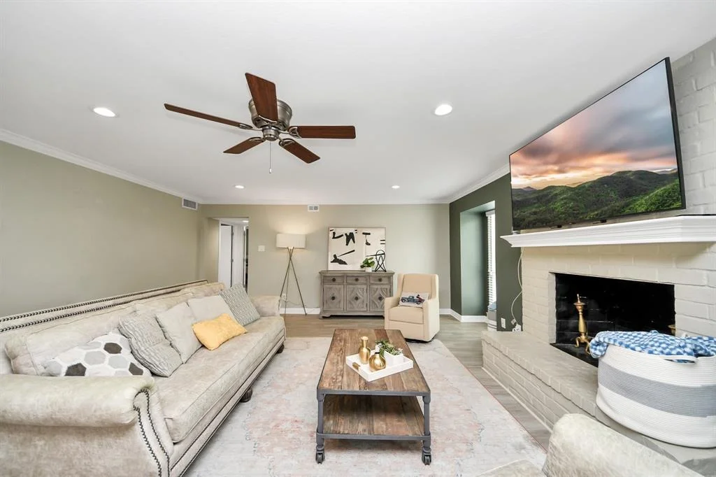 Photo of 415 Lakeside Estates Drive