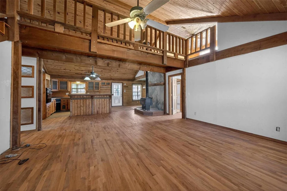 Photo of 18737 Saddleback Lane