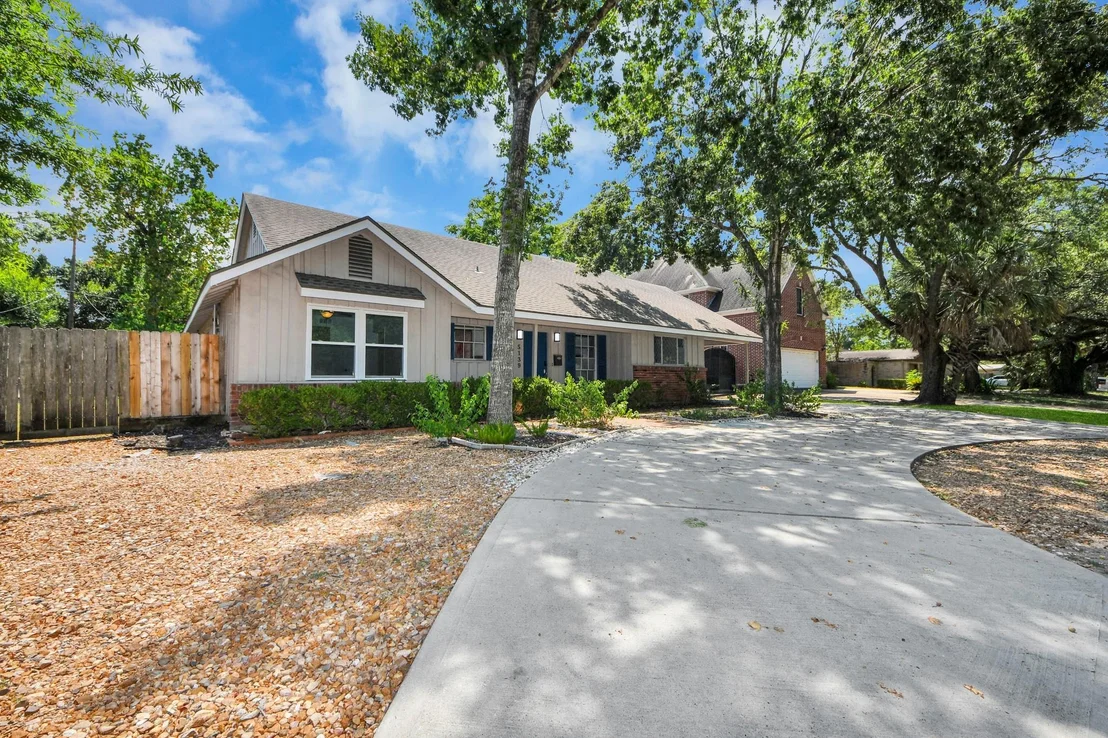 Photo of 5139 Beechnut Street