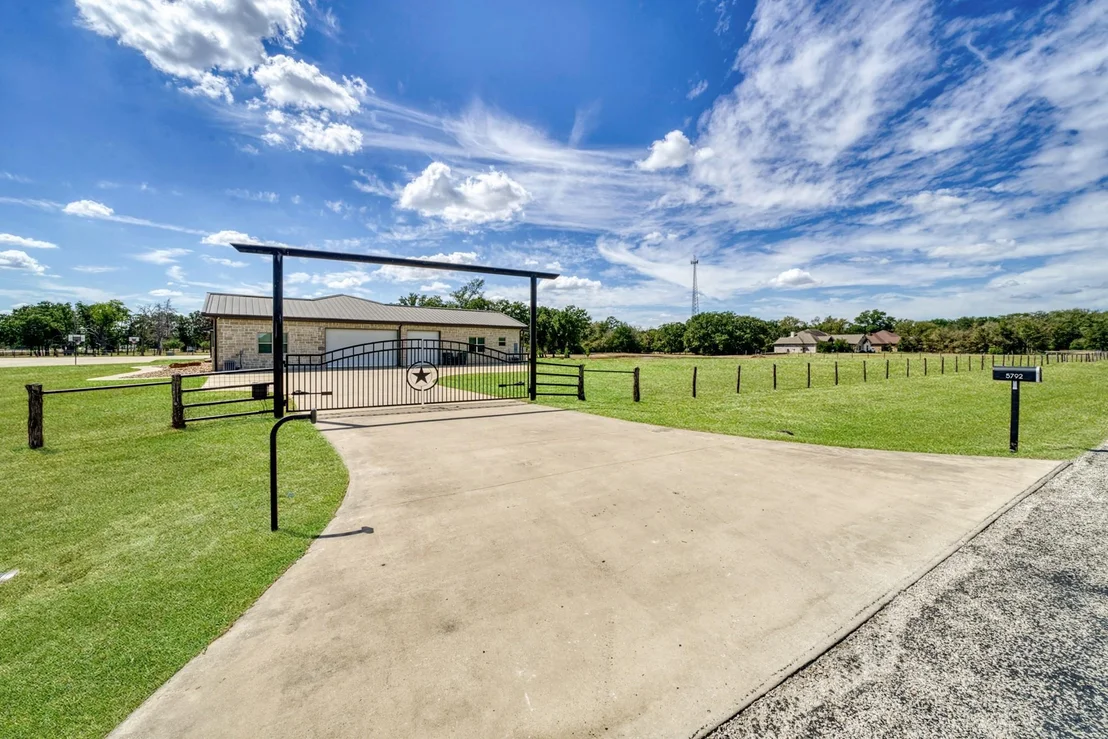 Photo of 5792 Andert Road
