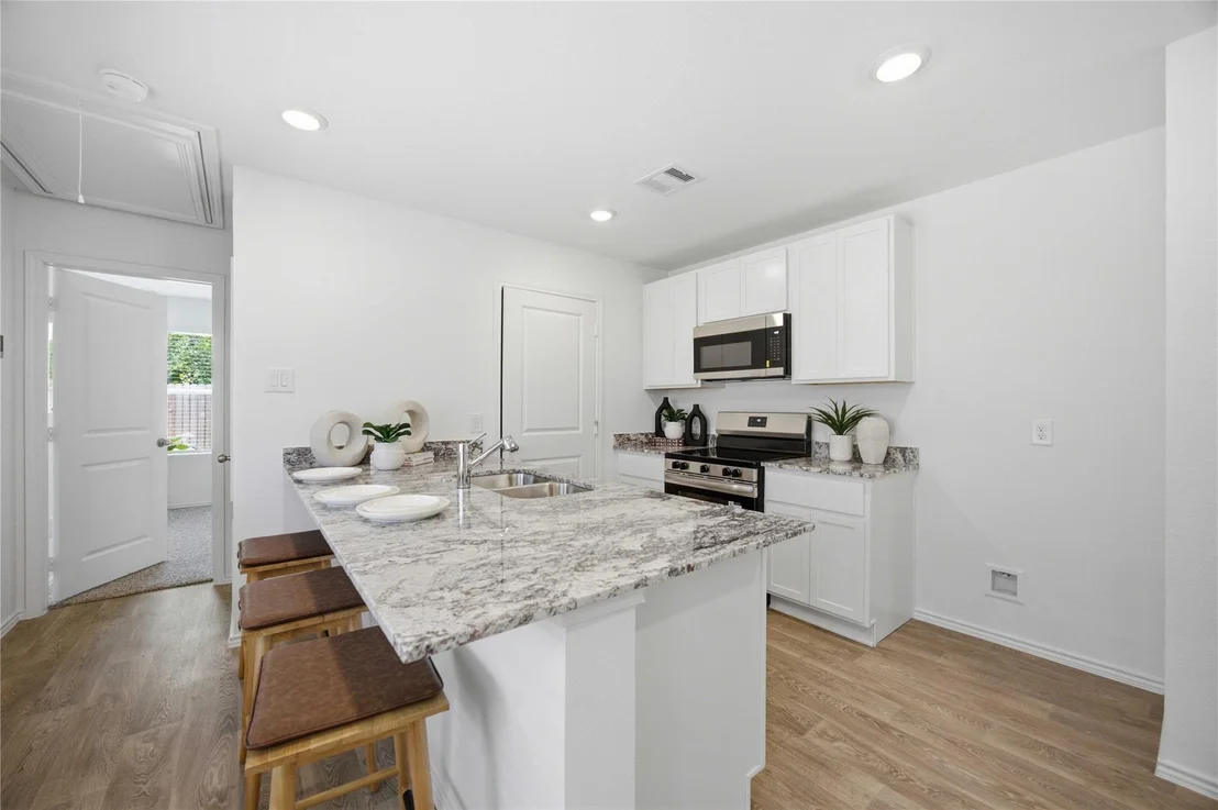 Photo of 6021 Pineapple Street