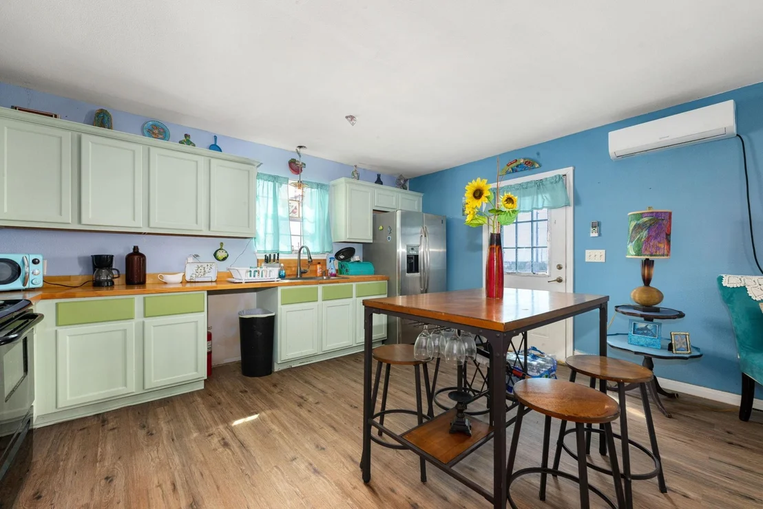 Photo of 1018 Dolphin Road