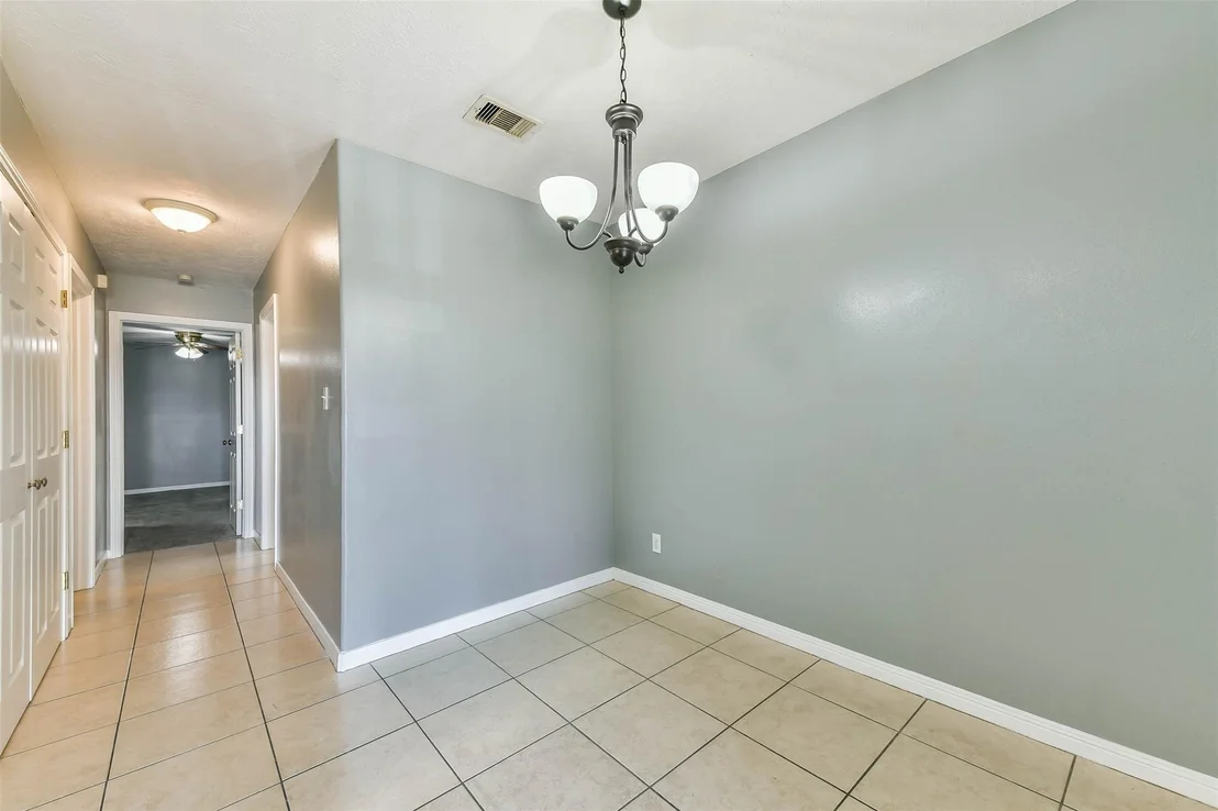 Photo of Unit 243D at 2501 Gulf Freeway