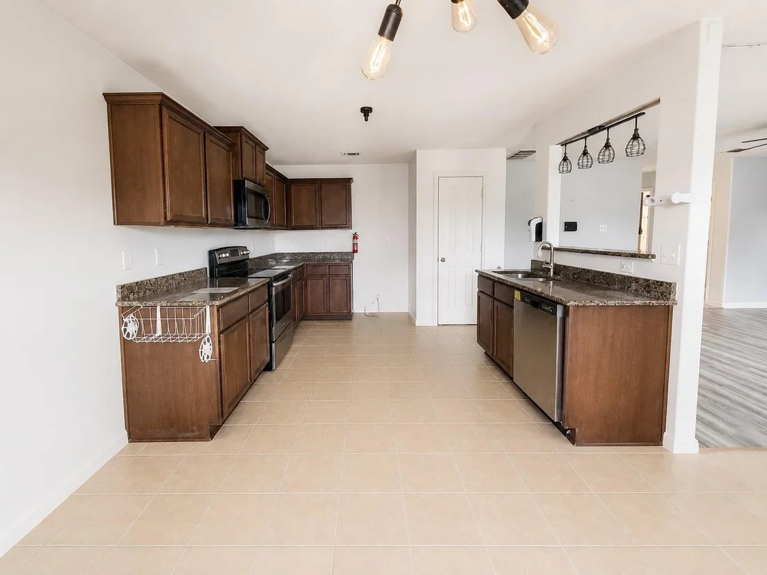 Photo of 341 Comanche Plains Road