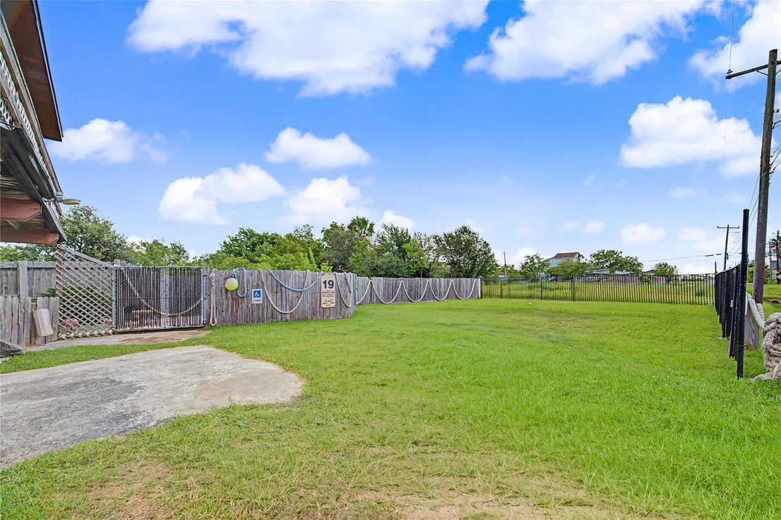 Photo of 1019 Sunset Drive