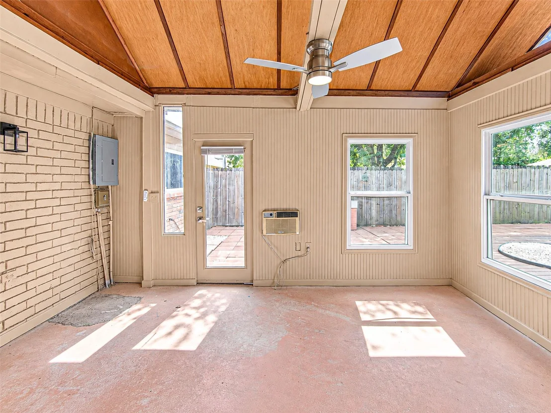 Photo of 18015 Brooknoll Drive