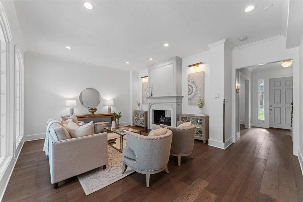 Photo of 184 W Shadowpoint Circle