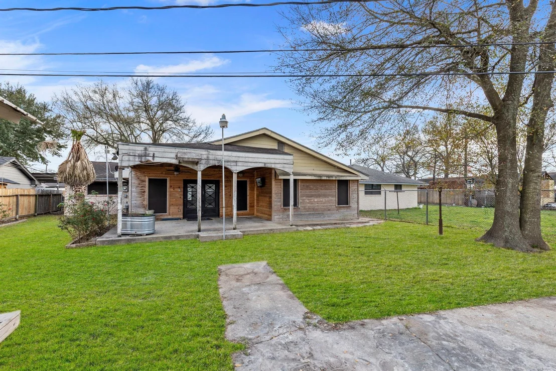Photo of 618 Mosher Lane