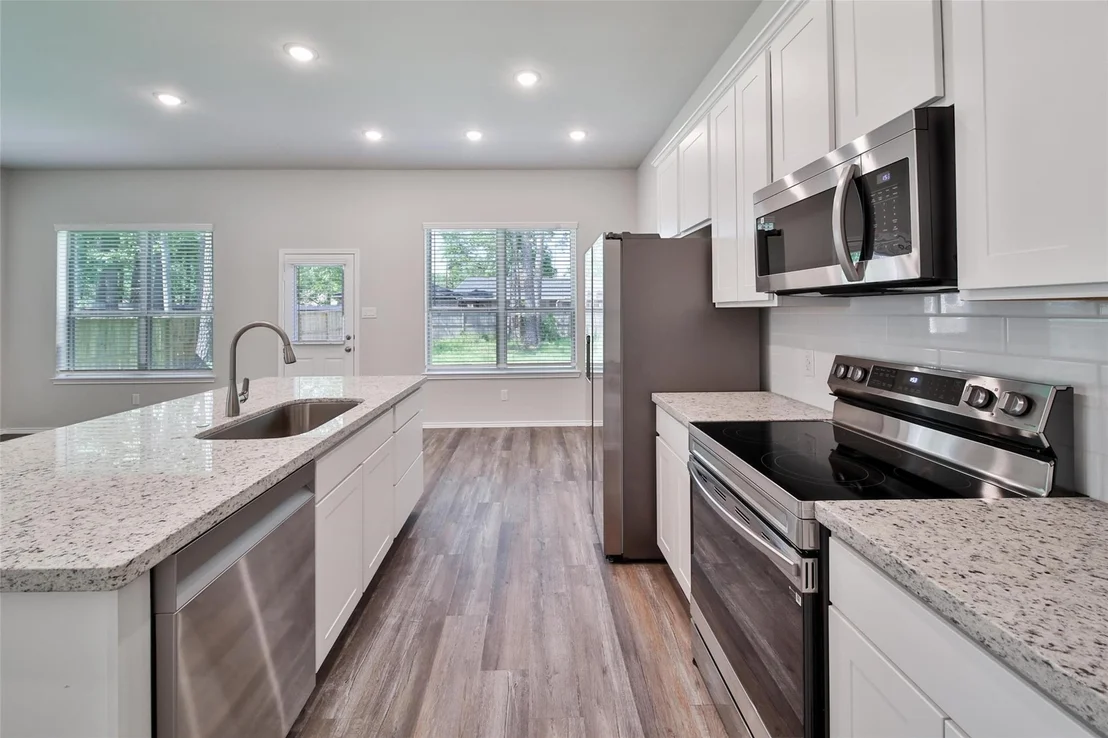 Photo of 1410 Glenoaks Drive