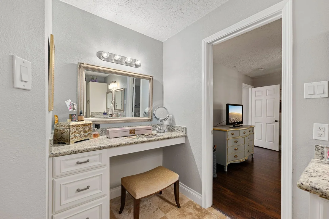 Photo of 8207 Colonial Oaks Lane