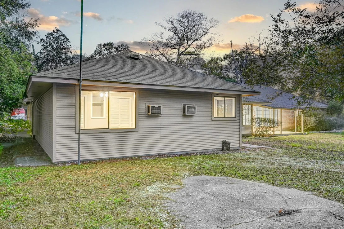 Photo of 25869 Magnolia Drive