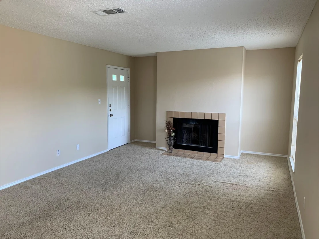 Photo of Unit 280B at 2501 Gulf Freeway