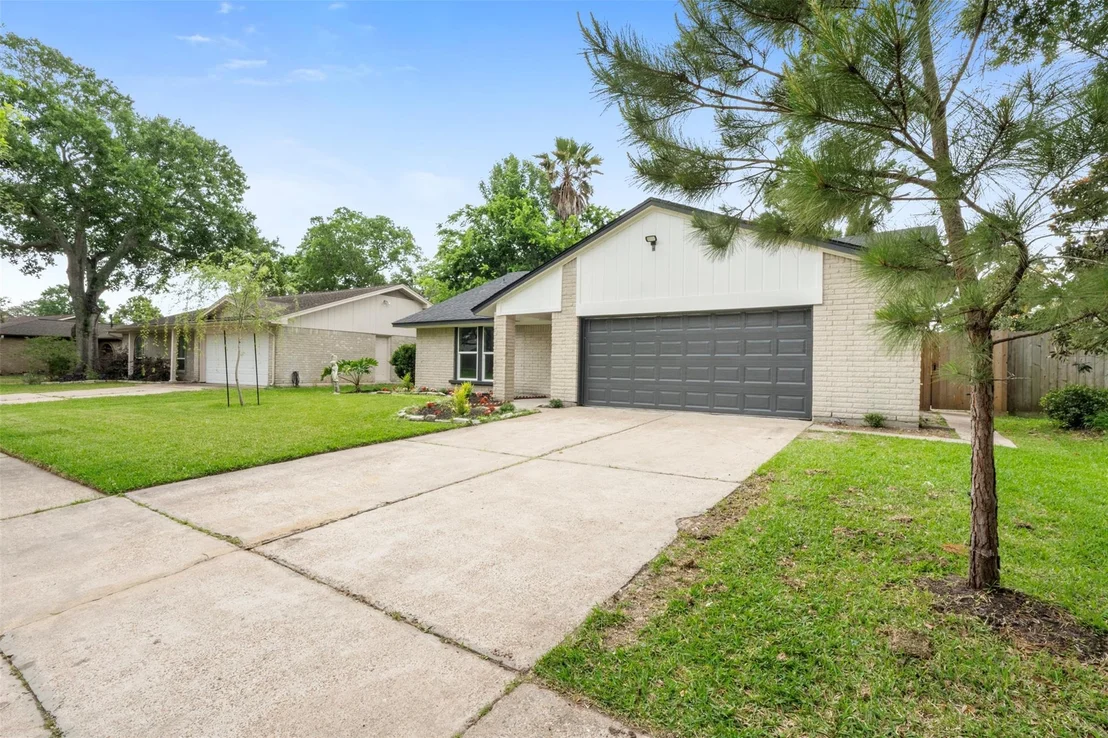 Photo of 16230 Dunmoor Drive
