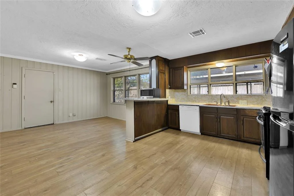 Photo of 2212 Helen Street