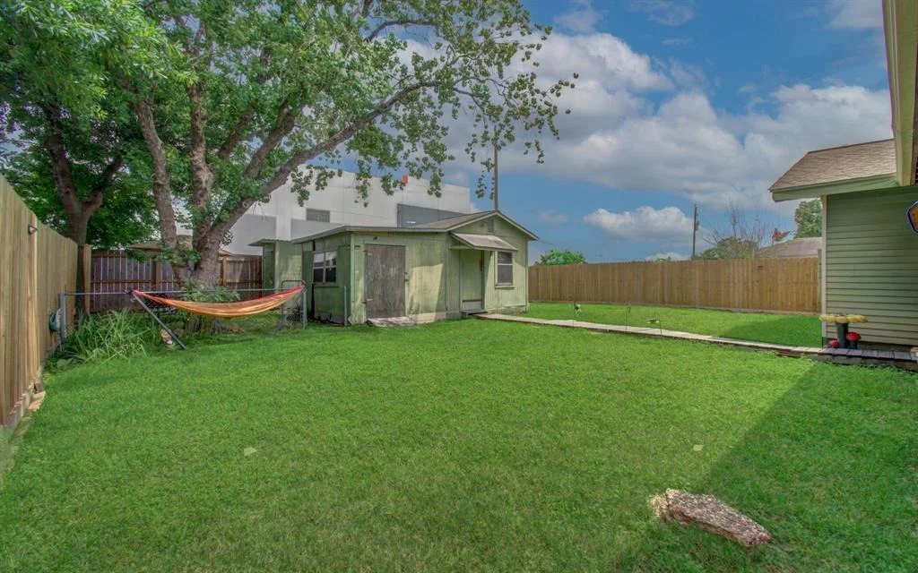 Photo of 2807 Thomas Avenue