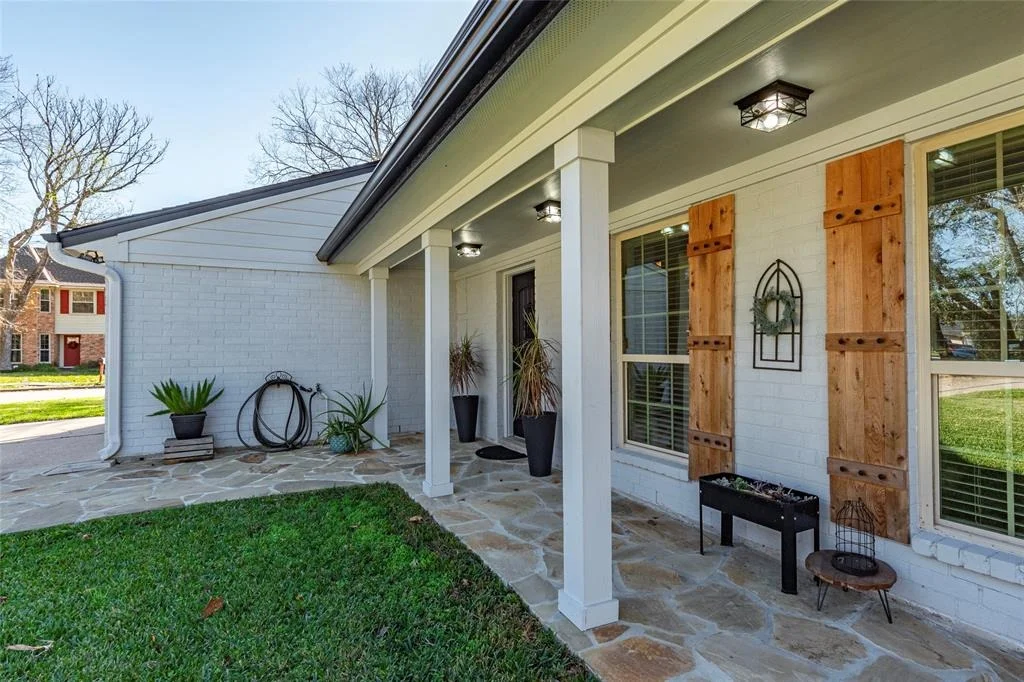 Photo of 2302 Parkview Drive