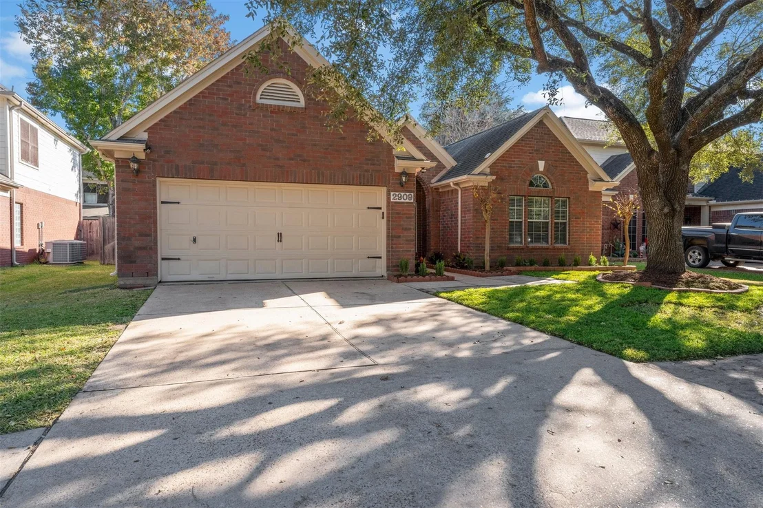 Photo of 2909 Veva Drive