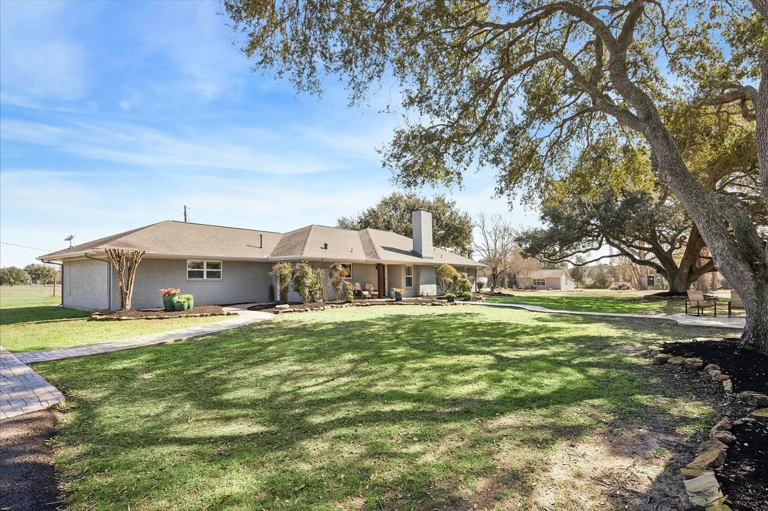 Photo of 2489 Bartlett Road
