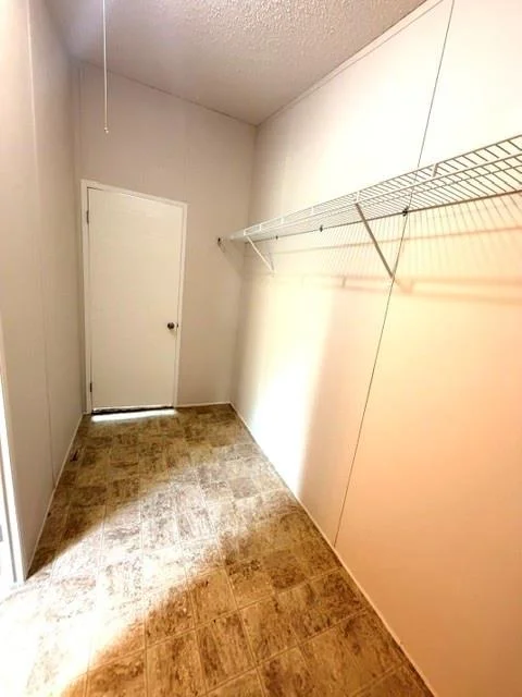 Photo of 406 E Lois Lane