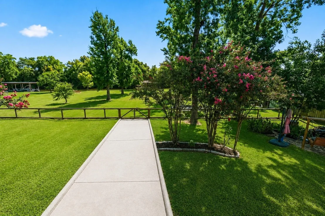 Photo of 146 Creekside Drive