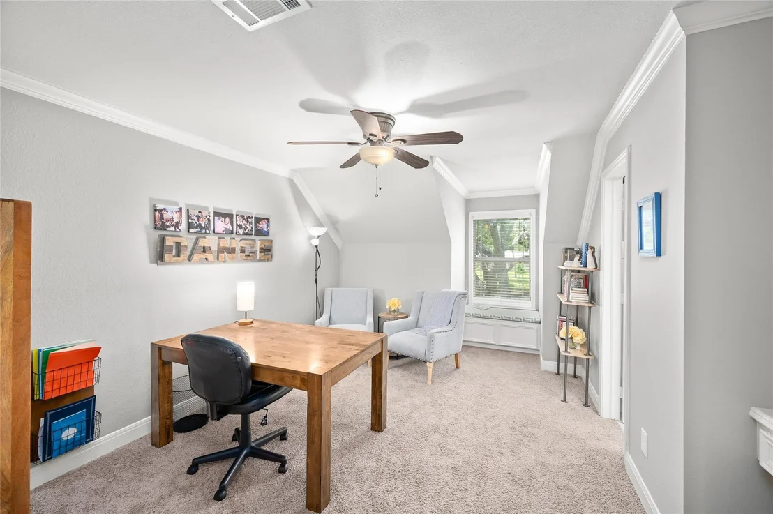 Photo of 2409 Taylor Lane