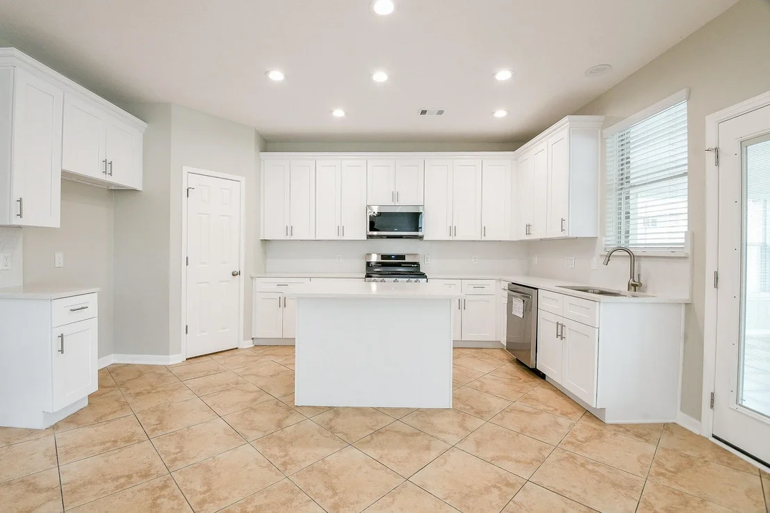Photo of 815 Robins Way