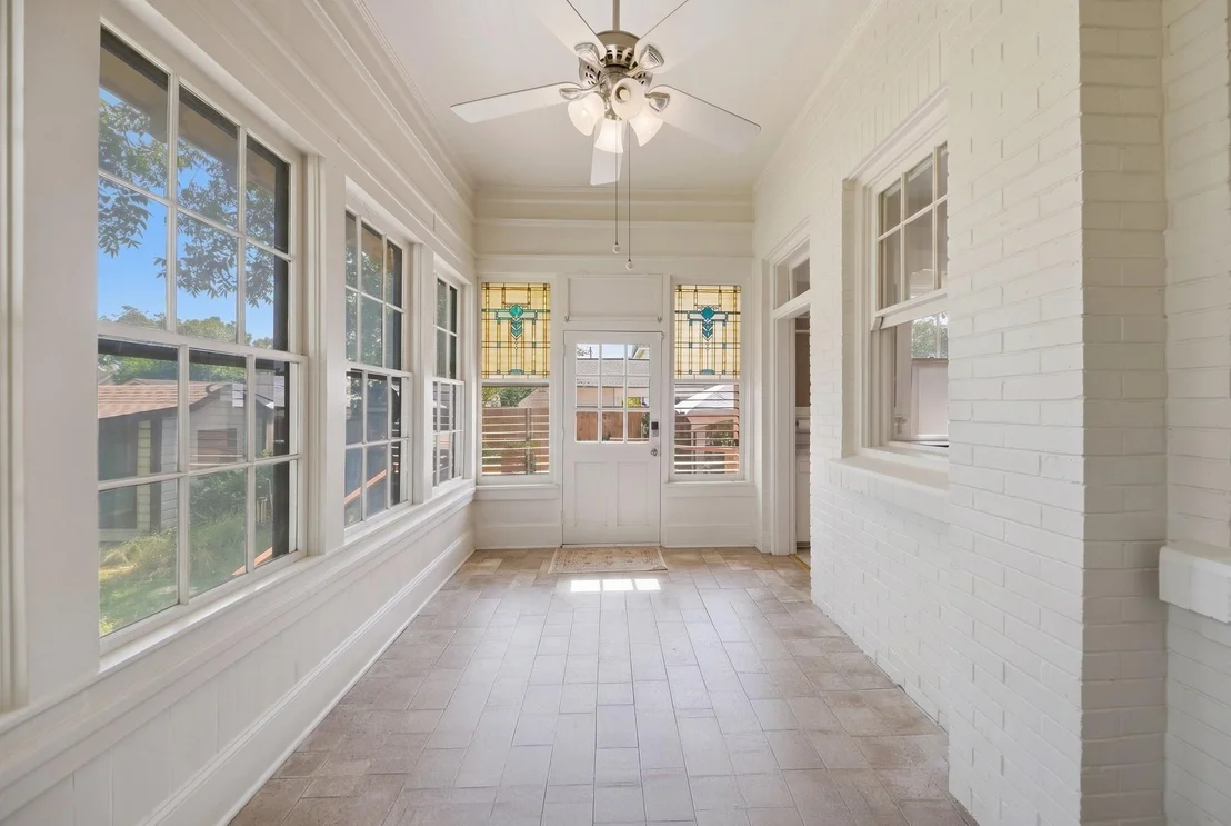 Photo of 405 College Avenue