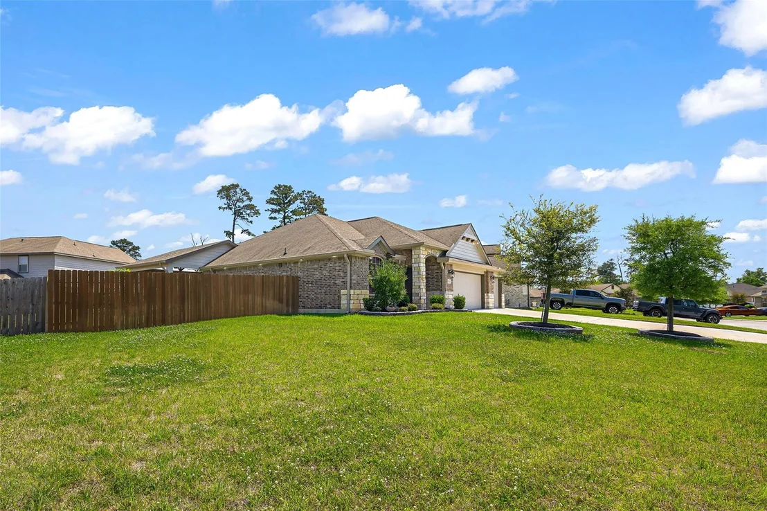 Photo of 16010 Dockside Street