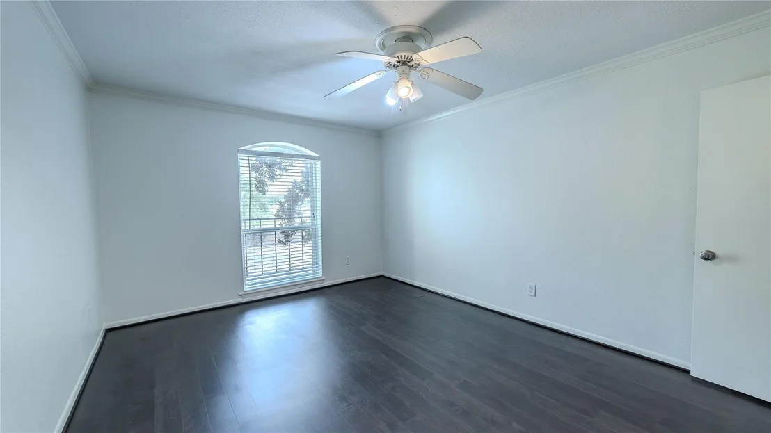 Photo of Unit 103 at 7575 Katy Freeway