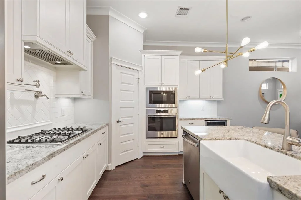Photo of 5244 Larkin Street