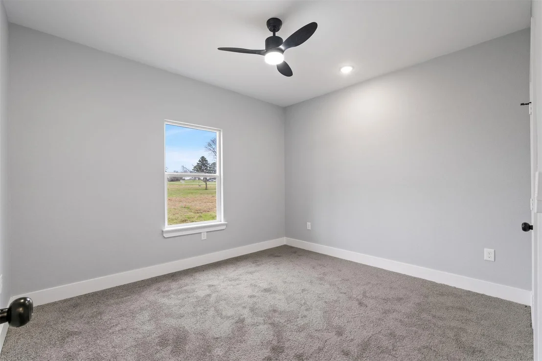 Photo of 7 Meadowview Dr