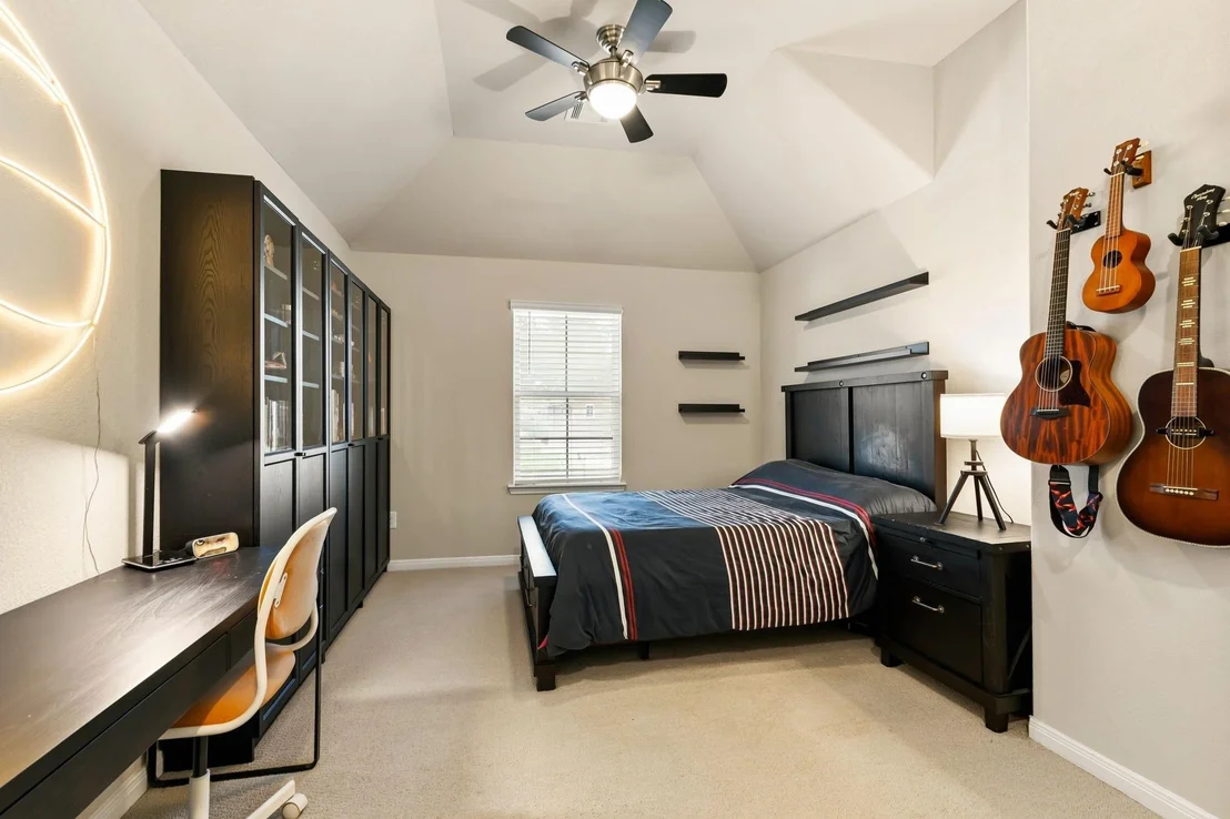 Photo of 7050 Lauren Oak Drive
