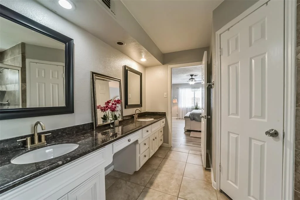 Photo of 11814 Gardenglen Drive