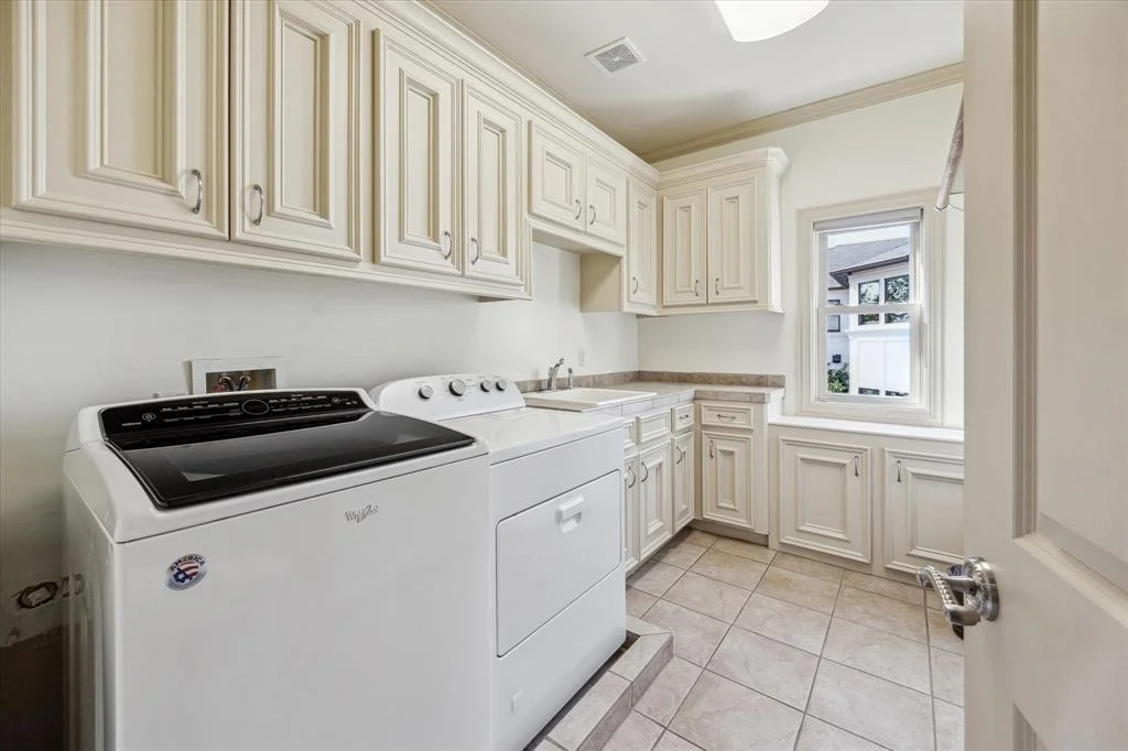 Photo of 5217 Pine Street