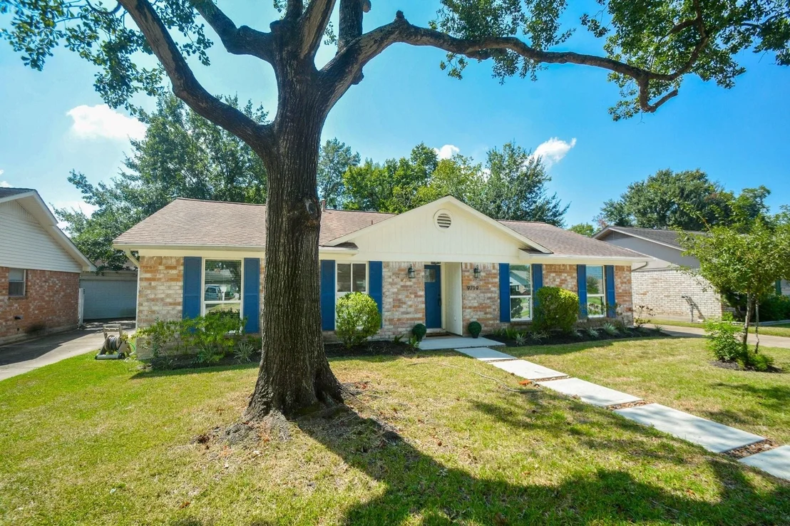 Photo of 9719 Springmont Drive